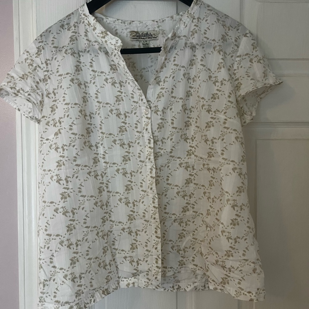 Cabela's White and Tan Floral Button Down Shirt